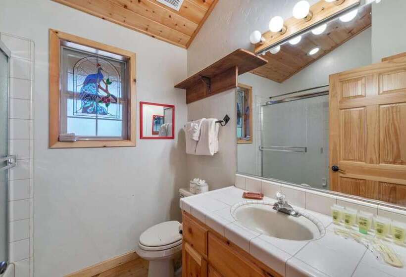 Wolf S Lair By Avantstay Swiss Chalet W/ Private Hot Tub & Access To Northstar Resort Community