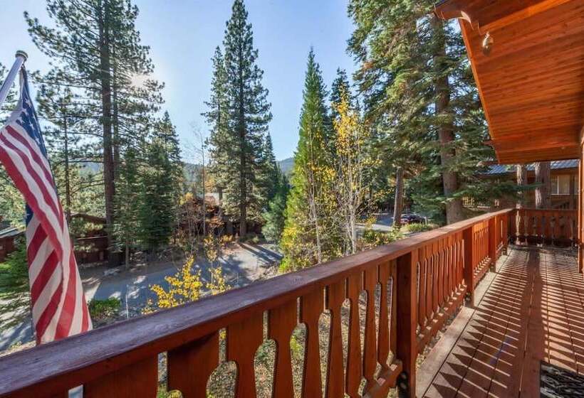 Wolf S Lair By Avantstay Swiss Chalet W/ Private Hot Tub & Access To Northstar Resort Community