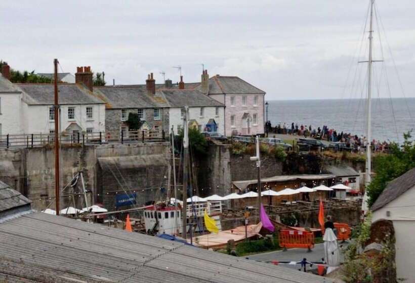 Wonderfully Cosy 3bd Home In The Heart Of Cornwall