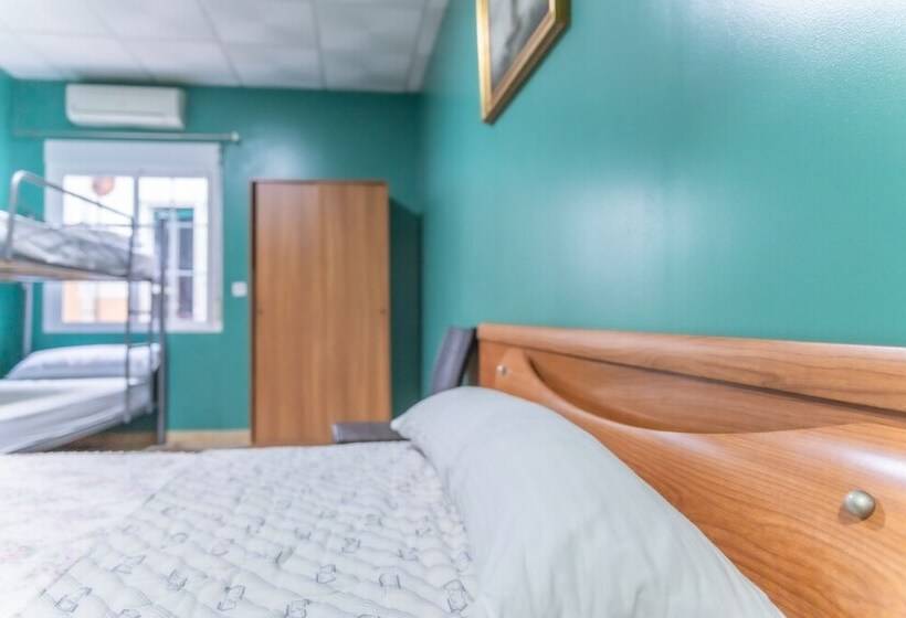 Albergue Rojo Plata By Vivere Stays Hostel