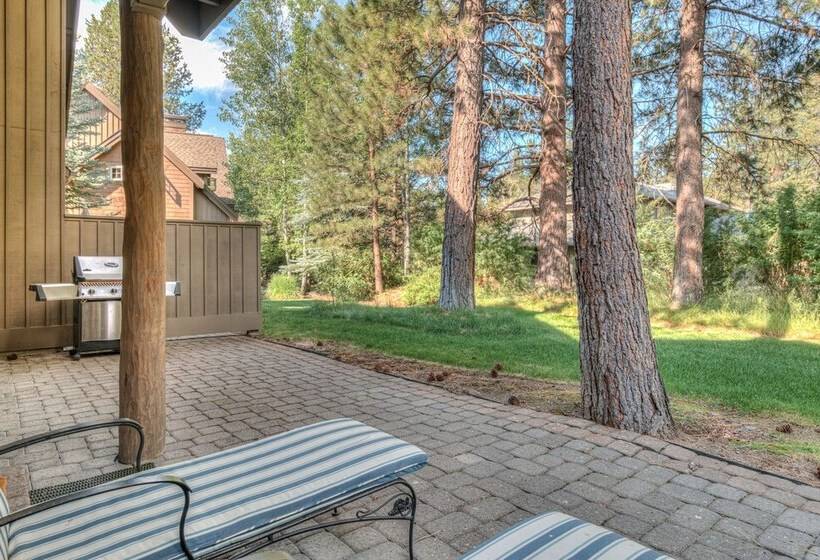 Aquila Lodge Unit 15