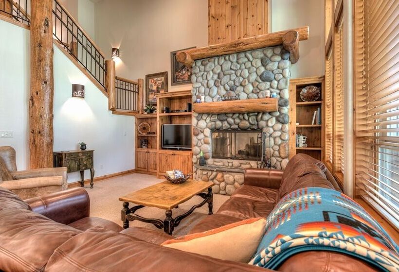 Aquila Lodge Unit 15