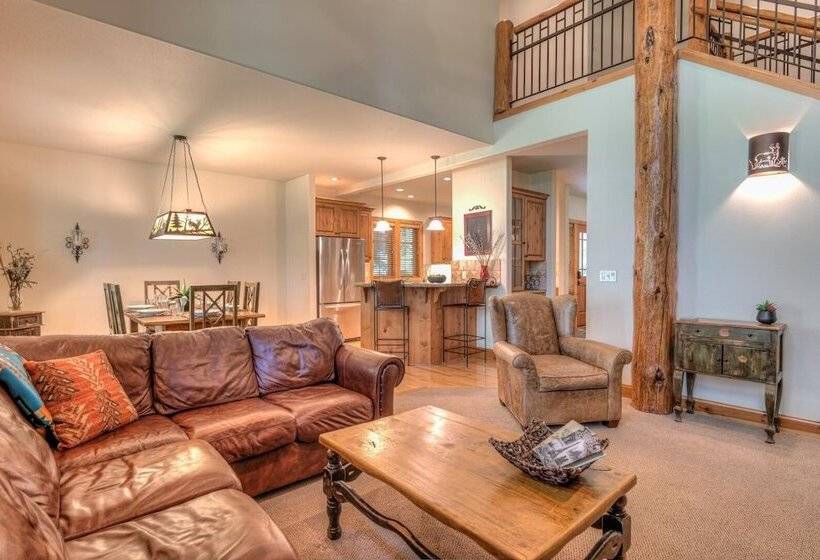 Aquila Lodge Unit 15