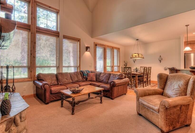 Aquila Lodge Unit 15