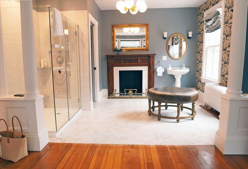 مبيت وإفطار Chart House Inn