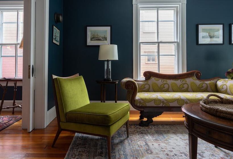 مبيت وإفطار Chart House Inn