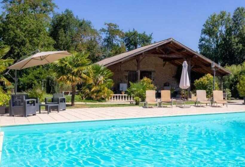 مبيت وإفطار En Bord De Rivière
