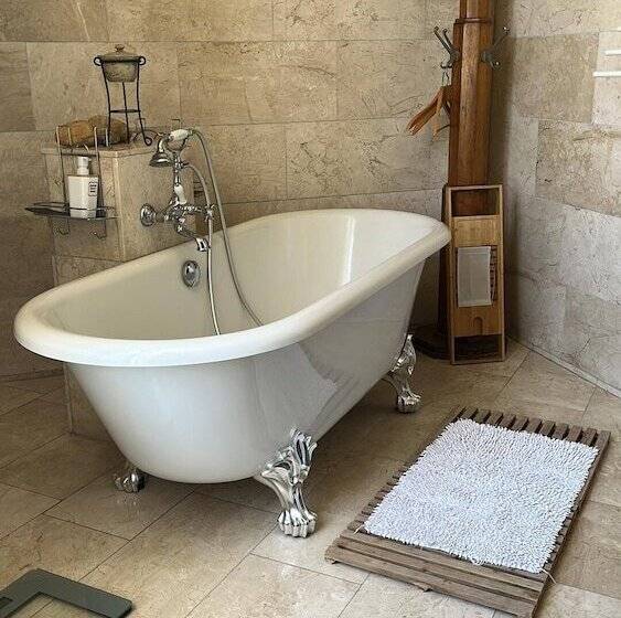 مبيت وإفطار En Bord De Rivière