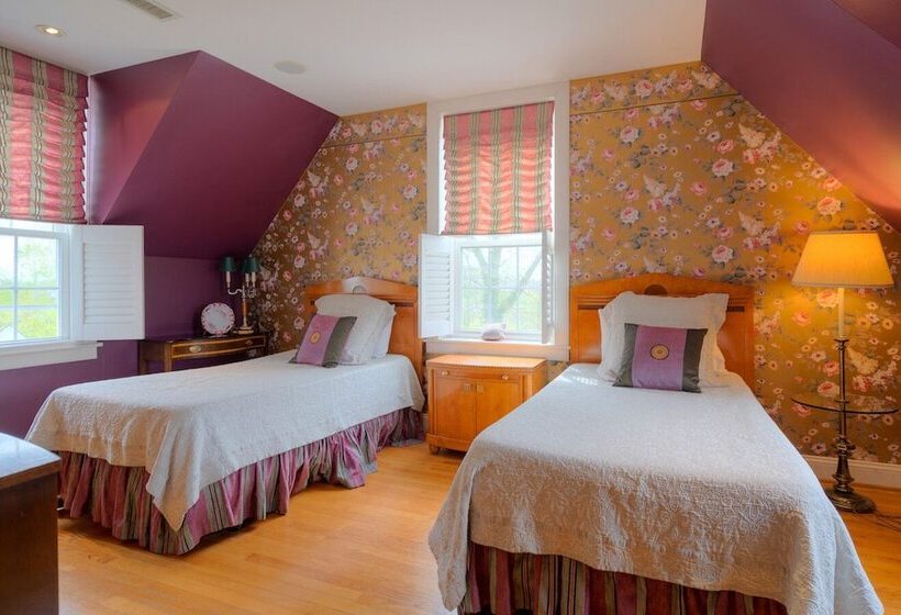 민박 Nesselrod On The New