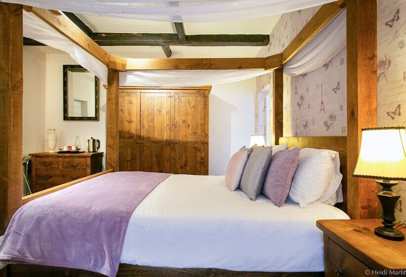 Bed and Breakfast The Old Hall Inn