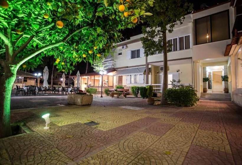 צימר Vasilios Marinos Rooms