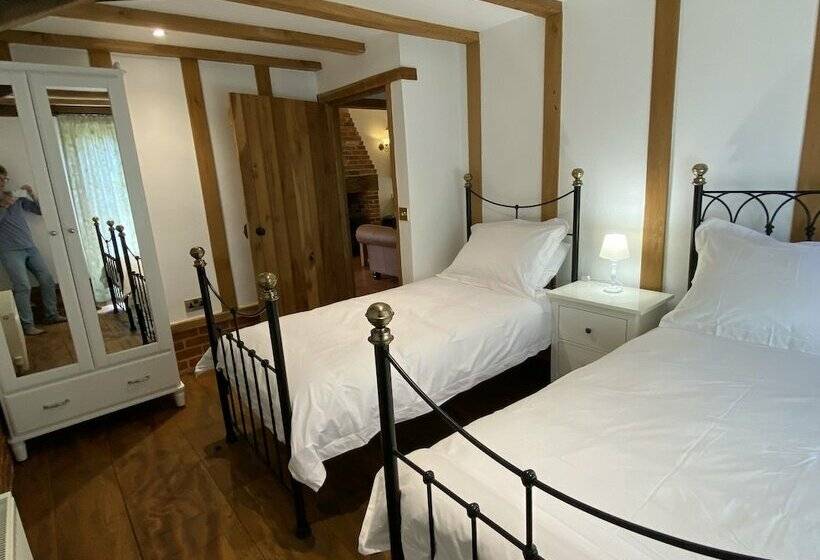 Brundish, Suffolk Barn, 2 Bed Idyllic 6 Acres