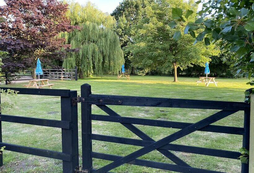 Brundish, Suffolk Barn, 2 Bed Idyllic 6 Acres