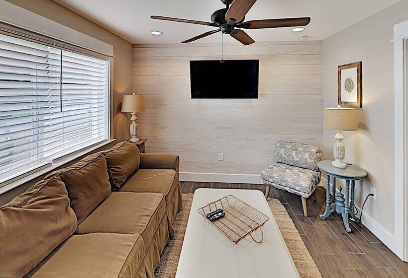 Cottages By The Bay   At Last