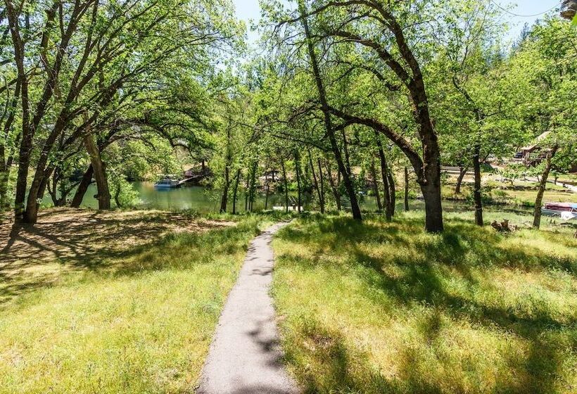 Cozy Cabin On The Cove   Lakefront With Private Dock By Yosemite Region Resorts