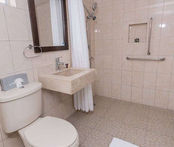 El Camino Hotel & Suites