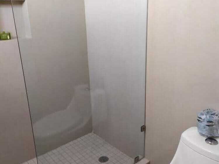 El Camino Hotel & Suites