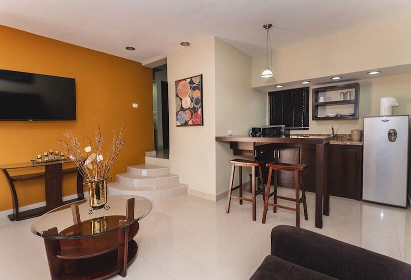 El Camino Hotel & Suites