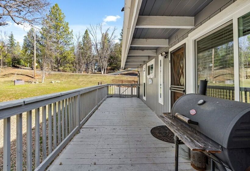 Escape At The Lake Awesome Location Directly Across The Street From The Lake Lodge Beach By Yosemi