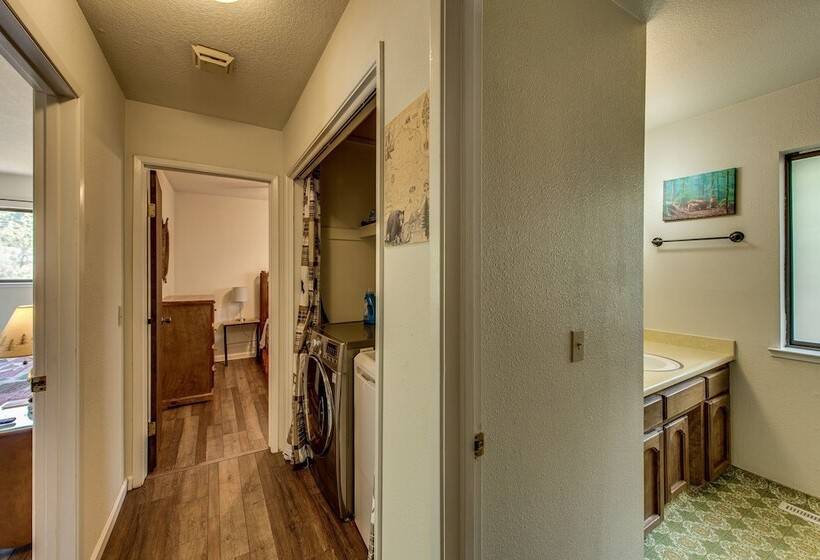 Grizzly Bear Lodge Rustic Cabin By Yosemite Region Resorts