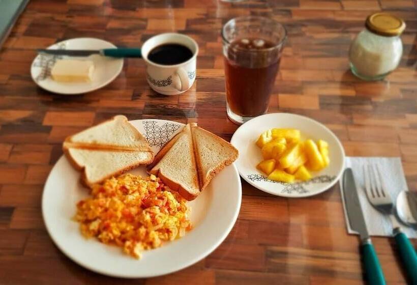 Hostal La Mercedes Street