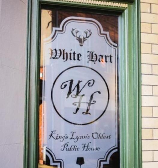 簡易ホテル The White Hart
