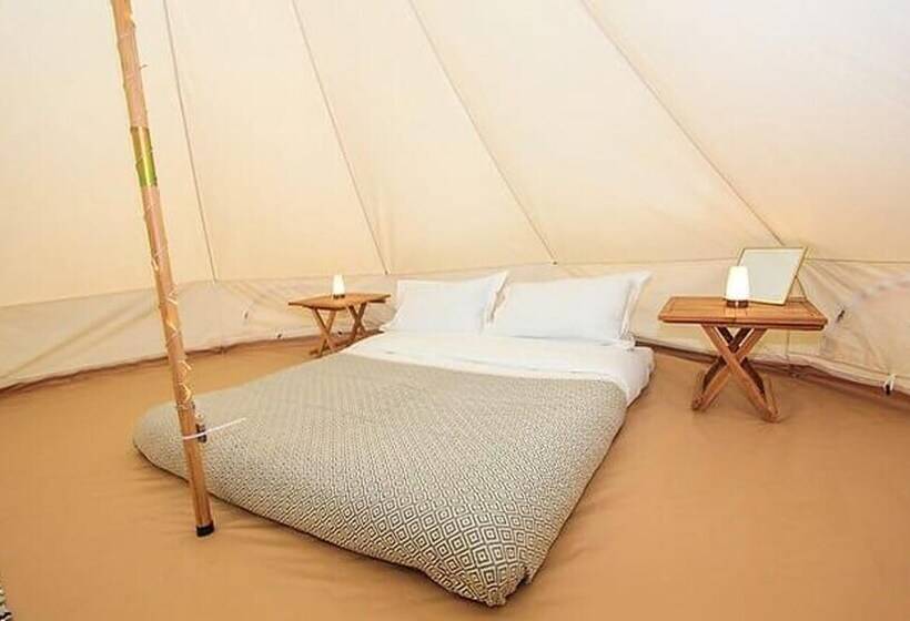 Отель 16  Petra  Bell Tent Glamping Anglesey