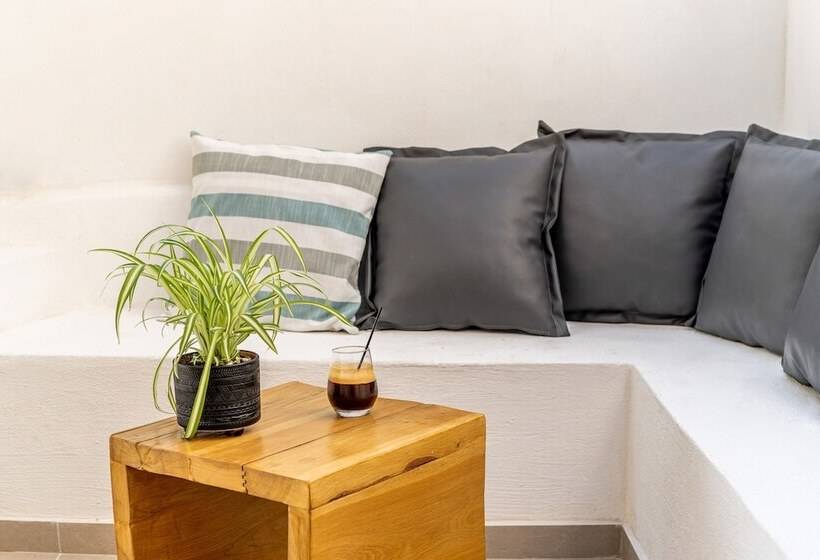 Отель Amer Suites Fira