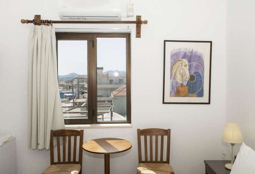 فندق Argo Rooms   Papadakis