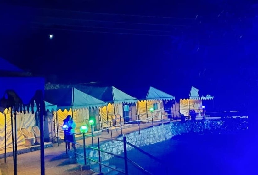 בית מלון כפרי Camp Awara Rishikesh