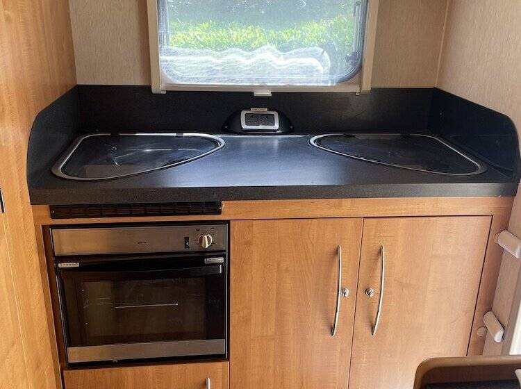 호텔 Captivating 2 Bed Motorhome In Wareham