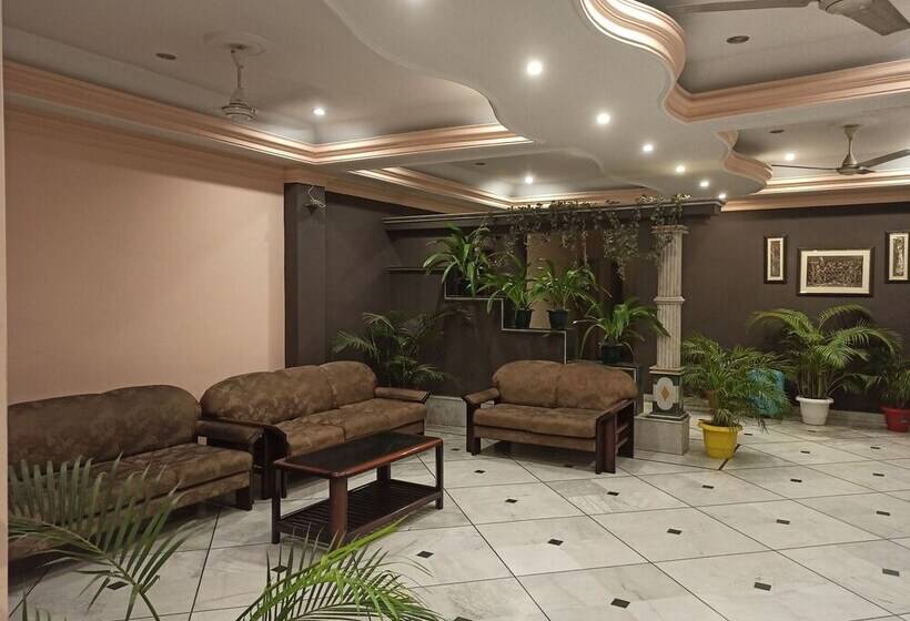 בית מלון כפרי Centre Point