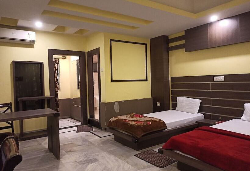 בית מלון כפרי Centre Point