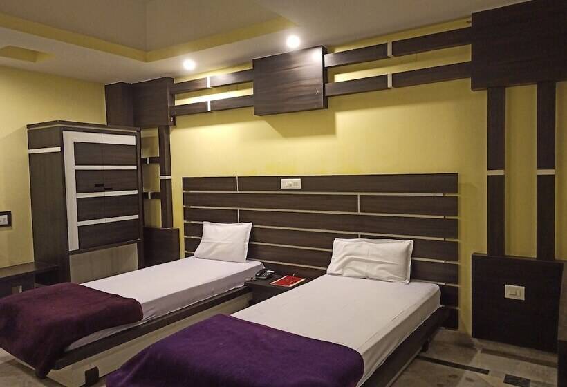 בית מלון כפרי Centre Point