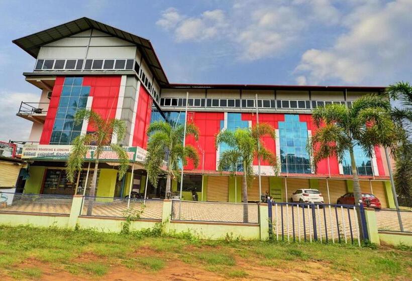 בית מלון כפרי Super Collection O Coorg