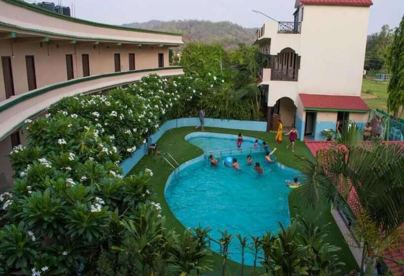 בית מלון כפרי Corbett Ambience Resort