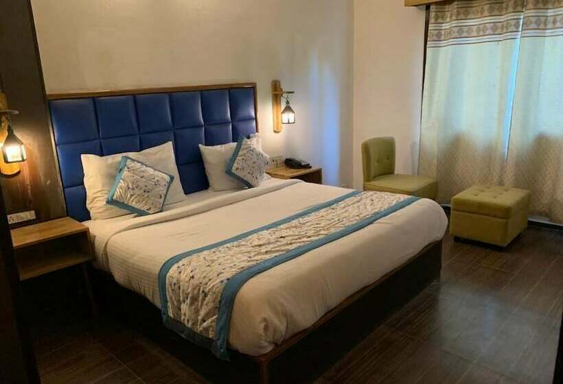 בית מלון כפרי Corbett Ambience Resort