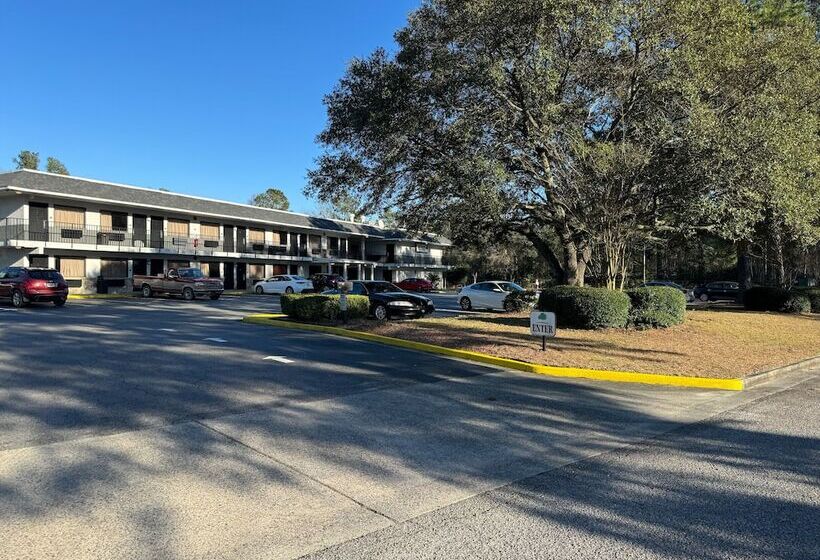 Capital O Hotel Richmond Hill/Savannah area I-95