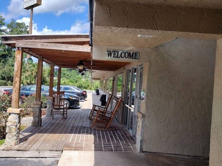 Capital O Hotel Richmond Hill/Savannah area I-95