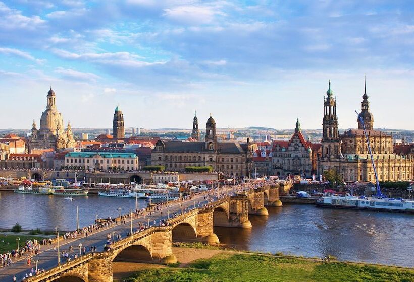 هتل Holiday Inn Express Dresden Zentrum, An Ihg