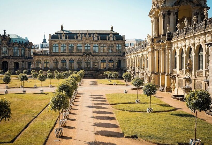 Отель Holiday Inn Express Dresden Zentrum, An Ihg