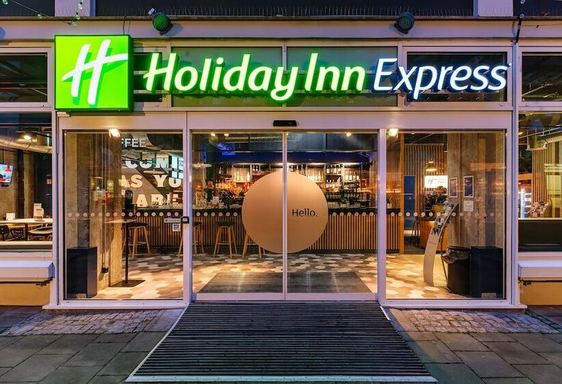 Отель Holiday Inn Express Dresden Zentrum, An Ihg