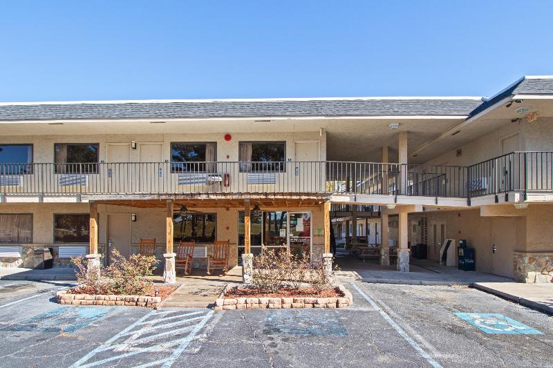 Capital O Hotel Richmond Hill/Savannah area I-95