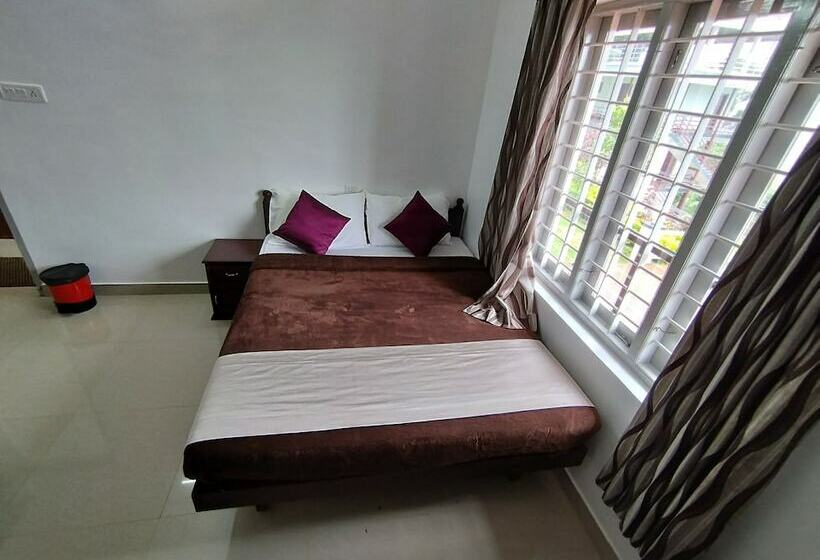 فندق Firefly Resort