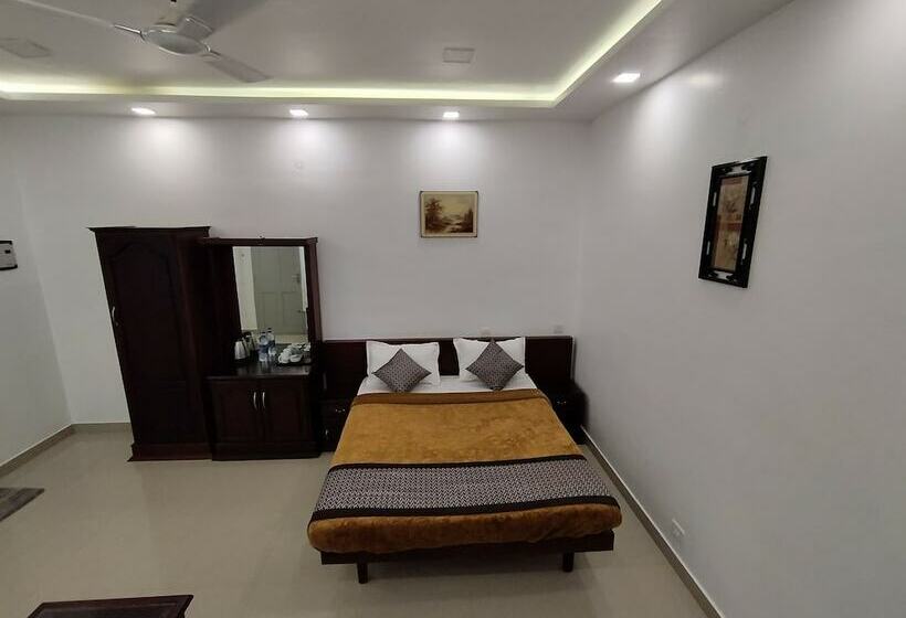 فندق Firefly Resort