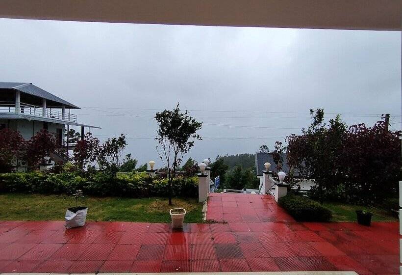 فندق Firefly Resort