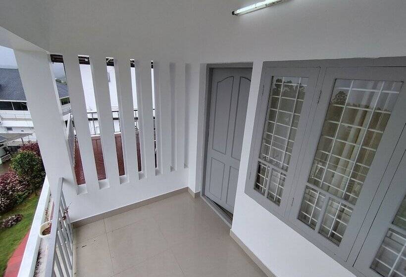 فندق Firefly Resort