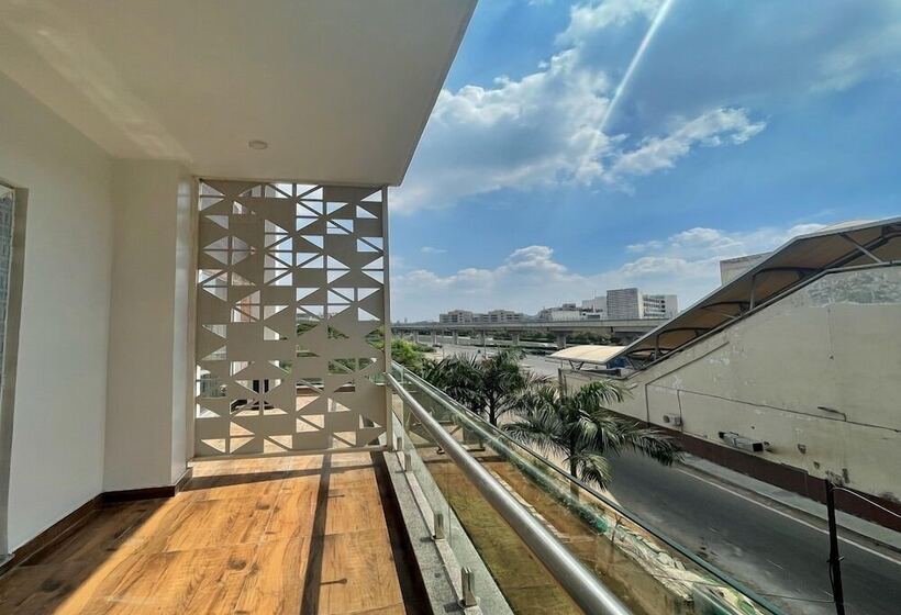 בית מלון כפרי Flock Coliving