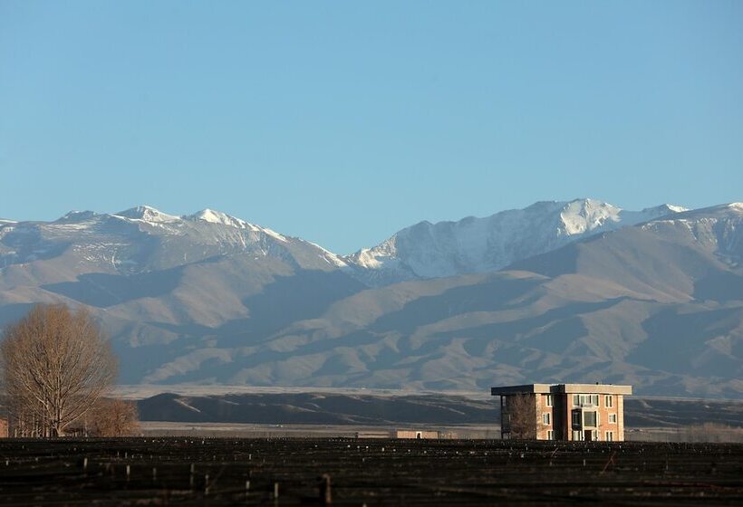 Отель Gaia Lodge