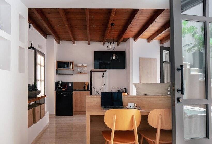 בית מלון כפרי Gateway Suites